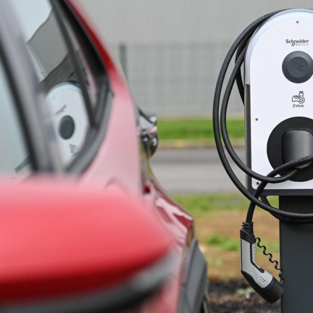 installer borne de recharge domicile Montréal