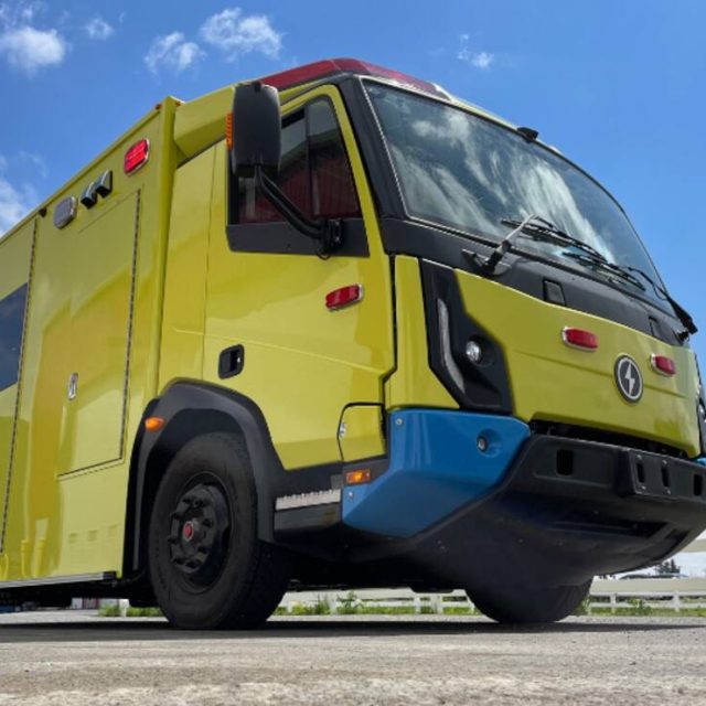 Borne Recharge Véhicule Urgence Montréal